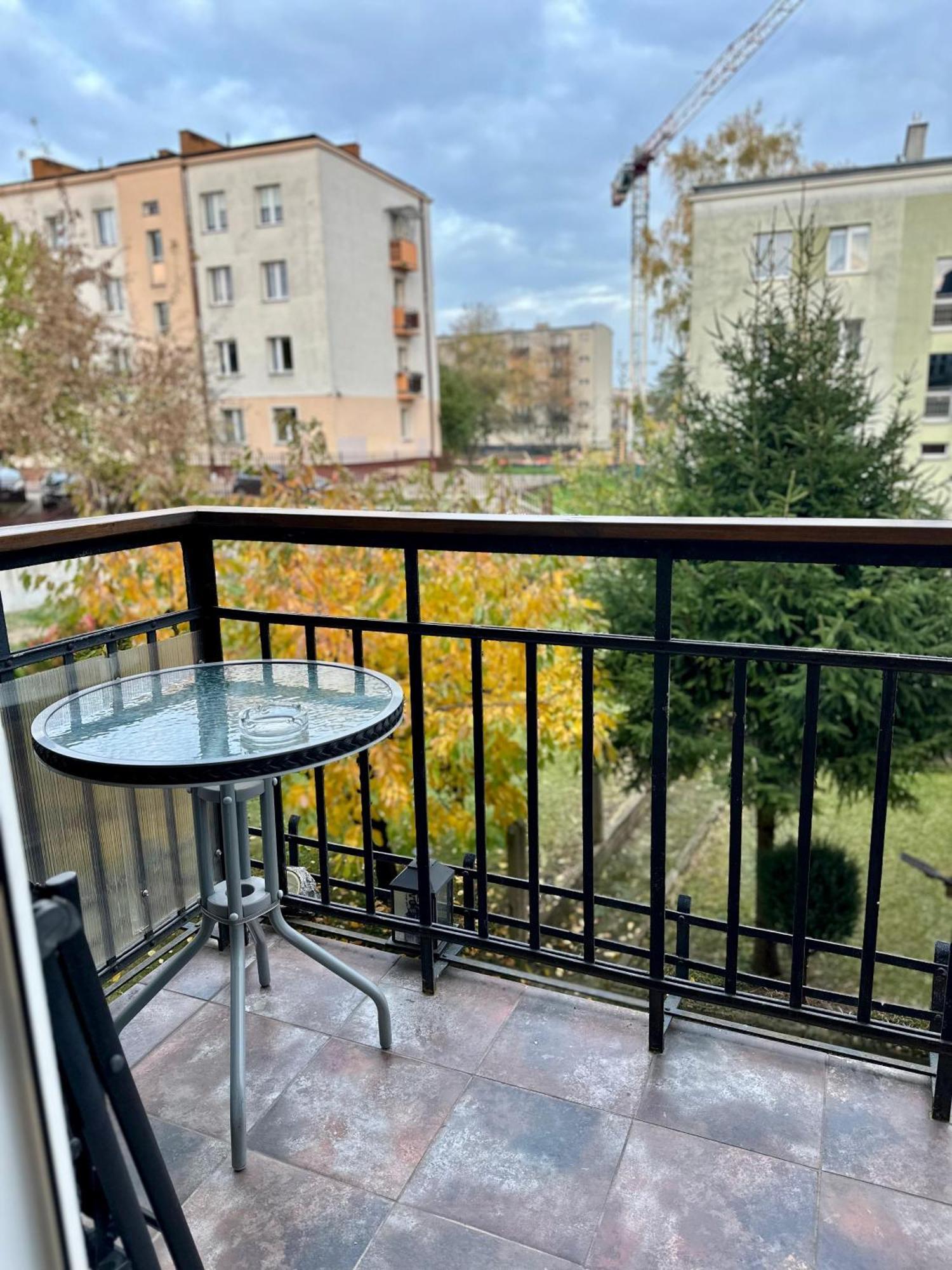 Apartament Przy Dworcu Радом Екстериор снимка